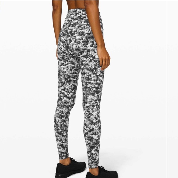 lululemon athletica “Wunder Under” High-Rise Tight 28”, Size 6 - Picture 3 of 11